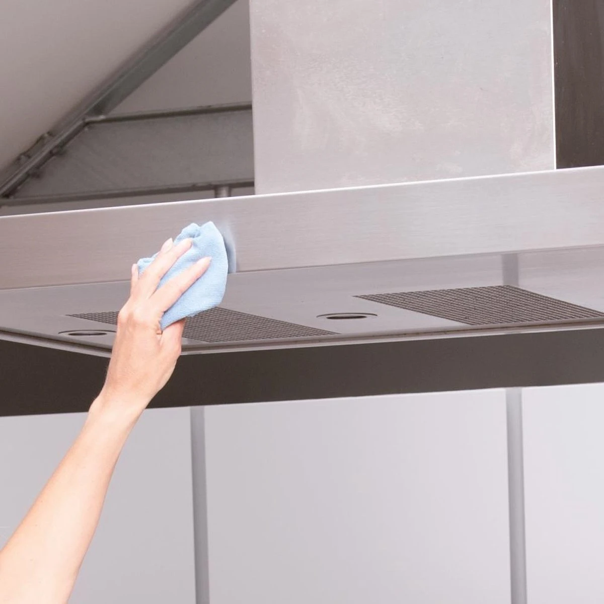 HG Roestvrijstaal Reiniger - 300ml - Onzichtbare Beschermlaag - Reinigt Snel En Streeploos 4 HG Roestvrijstaal Reiniger - 300ml - Onzichtbare Beschermlaag - Reinigt Snel En Streeploos - Afbeelding 4