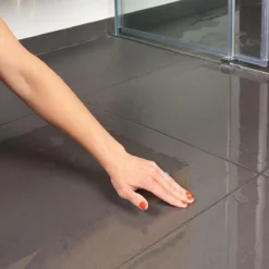 Secucare Anti Slip Spray 100ml - Antislip Voor Tegelvloeren -Schoonmaakartikelen Winkel 1200x1200 645