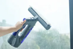 Swiss Pro+ Ruitenreiniger 3 In 1 WV 2 Blue Edition Window Vac - Ca. 120 M² - Waterzuiger - Incl. Smalle Zuigmond - Oplaadbaar - Raamwisser - Streeploos - Clicksystem - 2 Microvezeldoekjes - Met Sprayfunctie - Low Noise - Hepafilter -Schoonmaakartikelen Winkel 1200x799 3