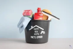 ByMi| Poetsemmer Happy New Home | Cadeautje Huis |Housewarming |Nieuwe Woning | Gepersonaliseerd -Schoonmaakartikelen Winkel 1200x800 11