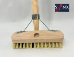 Synx Tools Luiwagen Fiber 22cm - Schrobber - Vloerschrobber - Schoonmaakbezem - Schrobborstels - Incl. Steel 150 Cm -Schoonmaakartikelen Winkel 1200x937