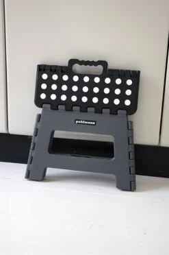 PUHLMANN - Inklapbare Kruk, JAMES, Plastic, Grijs, 22 Cm Hoog, Max 100 Kilo -Schoonmaakartikelen Winkel 797x1200 1